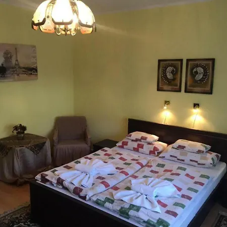 Appartement Favorit 2 *